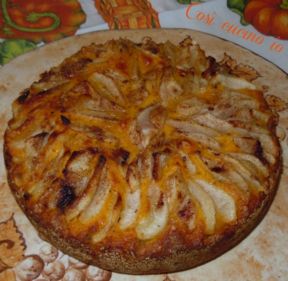 Torta di zucca con pere e frutta secca