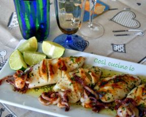 Calamari grigliati al lime, ricetta estiva