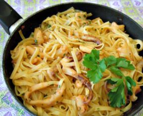 Tagliolini al sugo di calamari