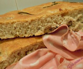 Focaccia tipo genovese con farina di cereali