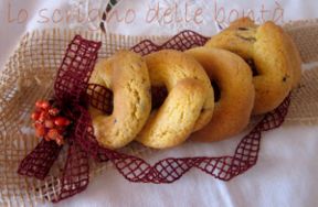 BISCOTTI CON UVETTA E FARINA DI MAIS