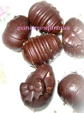Ovetti di cioccolato ripieni