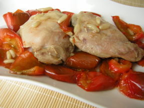 Pollo con peperone e pinoli