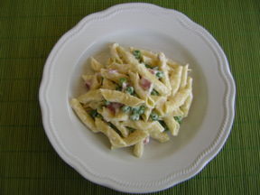 Garganelli con prosciutto e piselli