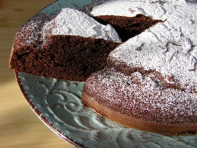 Torta con yogurt e cioccolato