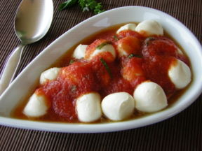 Mozzarelline con salsa di pomodoro