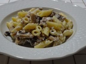 Pennette funghi e ricotta di pecora