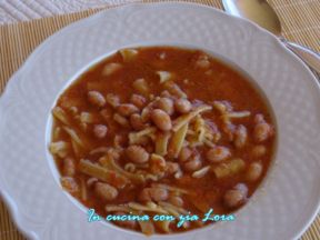 Pasta e fagioli con borlotti freschi