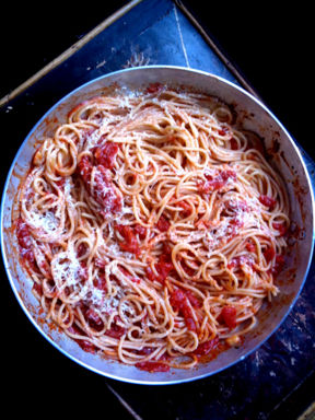 Una ricetta difficile: spaghetti col pomodoro