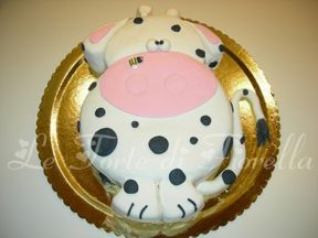 Una torta a forma di mucca da Fiorella