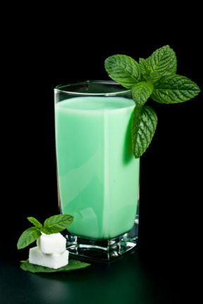 Liquore alla menta e latte, preparazione