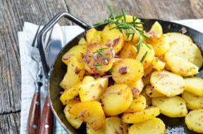 Patate croccanti in padella con curry