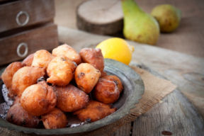 Frittelle ripiene di amarene dai Menù di Benedetta