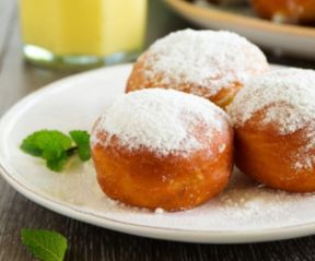 Frittelle di Carnevale con ricotta e mele