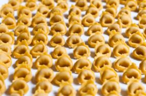 Come fare i veri tortellini alla bolognese