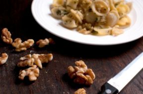 Pasta con miele e pecorino