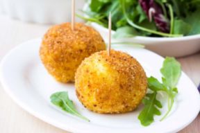 Arancini alla zucca con scamorza e speck