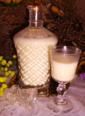Liquore di uova col guscio