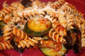 Fusilli  con zucchine e melanzane