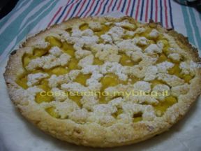 Crostata con crumble di mele allo zenzero e cannella