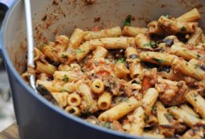 Tortiglioni con melanzane e gamberi