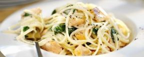 La ricetta degli spaghetti al nasello con zucchine
