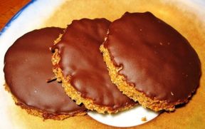 La ricetta dei biscotti Digestive al cioccolato