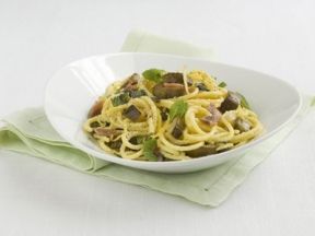 Pasta alle zucchine arrostite, acciughe e menta