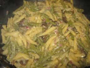 GARGANELLI ALL’UOVO  CON CARBONARA DI CARCIOFI E SPECK