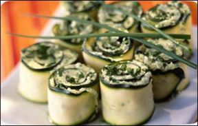 Rotolini di zucchine con Philadelphia e menta