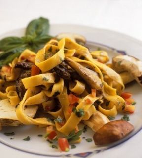 Tagliatelle prosciutto e funghi