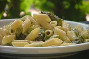 Pasta agli asparagi e speck