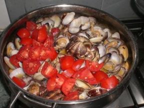 Spaghetti alle vongole con pomodorini