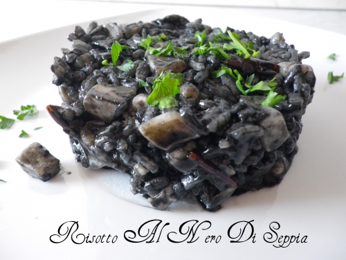 RISOTTO AL NERO DI SEPPIA