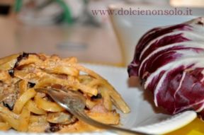 Pasta con salmone e radicchio