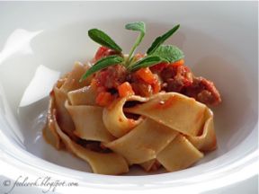 Pappardelle integrali al ragù di salciccia di Bra