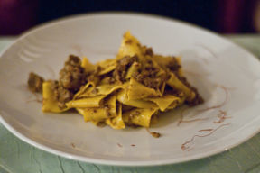 Menu di Natale: Ricetta delle pappardelle al ragù di cinghiale