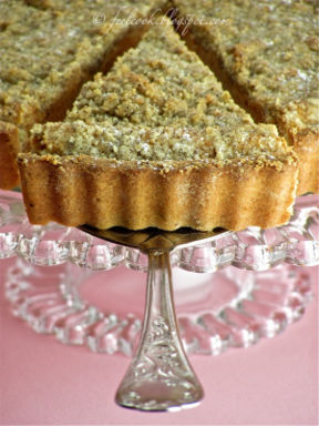 Crostata di ricotta e amaretti con crumble al caffè