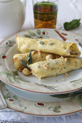 Crepes farcite con prosciutto cotto Lenti & Lode, ricotta e nocciole