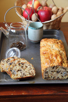 Cake con gorgonzola, noci e funghi secchi