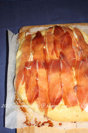 Pizza al prosciutto e pizzette mignon