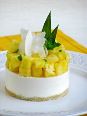 Mousse di yogurt, ananas e cocco