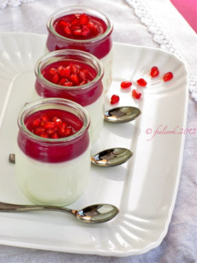 Mousse al cioccolato bianco e zenzero con gelatina di melagrana