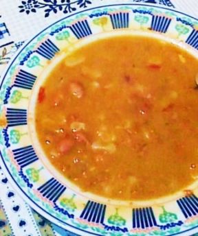 Zuppa di fagioli alla toscana con farfalline