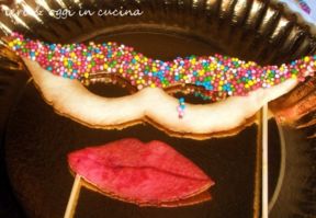 Biscotti di Carnevale con... il manico.