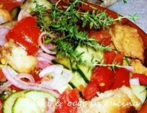 Una fresca panzanella con le friselle.