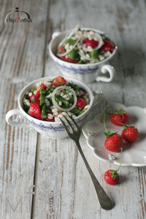 insalata di orzo e fragole