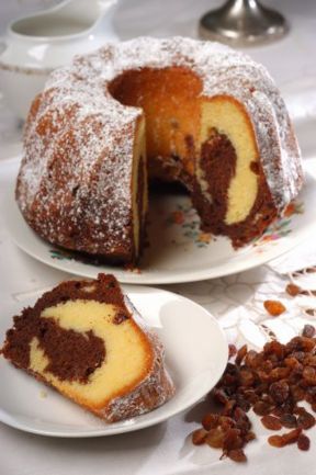 Ciambella bicolore al cioccolato