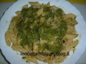 mezze penne rigate con pesto alla genovese