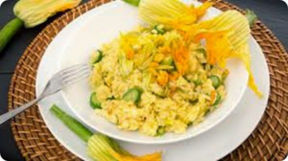 Orzotto con zucchine in fiore.